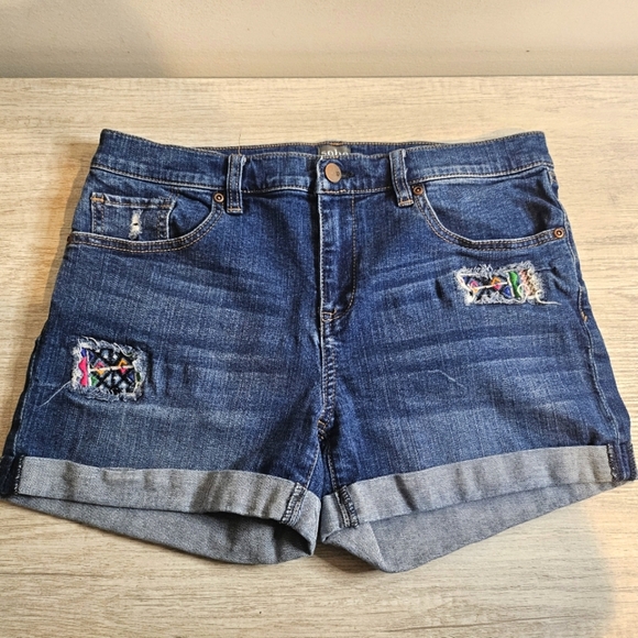 Soho Pants - Soho NY&C Womens Blue Jean Shorts with Cuffed Hem and Distressed Details Size 4